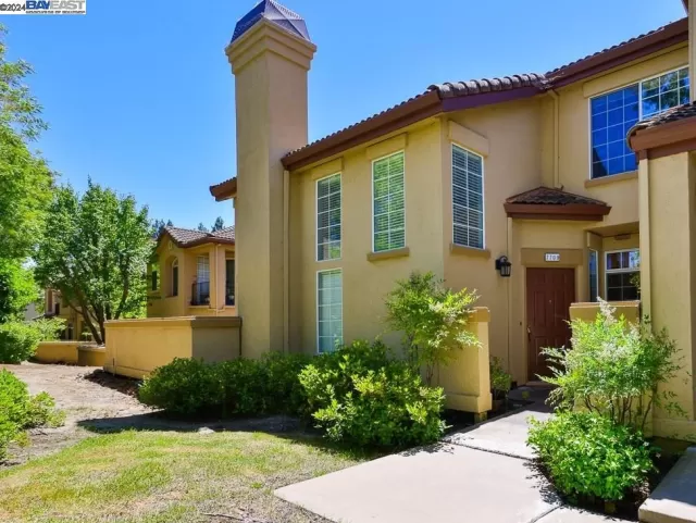 MLS: 41064874 Condo For Sale