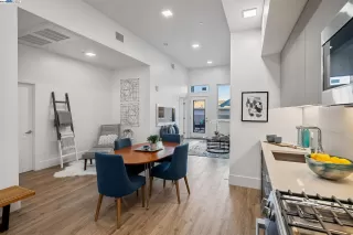 Photo #1: 41065056 Listing 