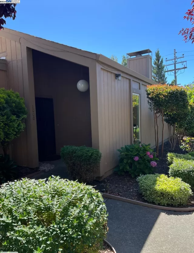 MLS: 41065069 Condo For Sale