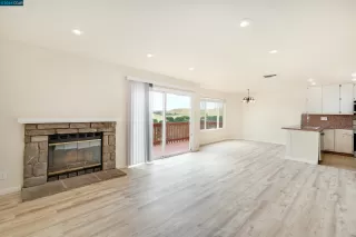 Photo #2: 41065110 Listing