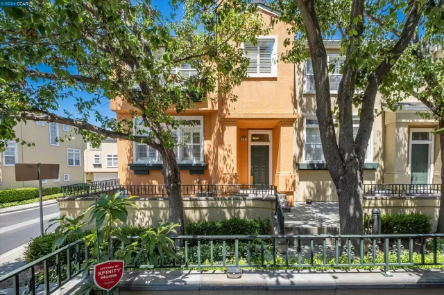 MLS: 41065294 Condo For Sale