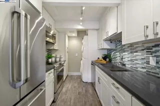 Photo #6: 41065300 Listing