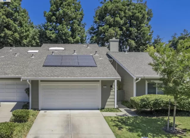 MLS: 41065402 Condo For Sale