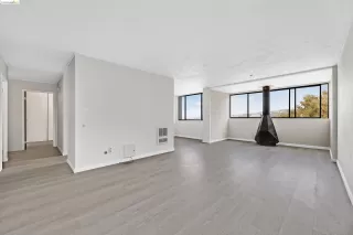 Photo #2: 41065411 Listing 