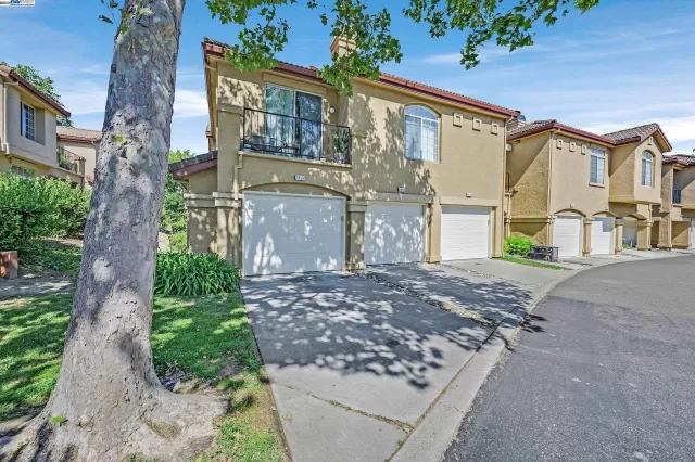 MLS: 41065443 Condo For Sale