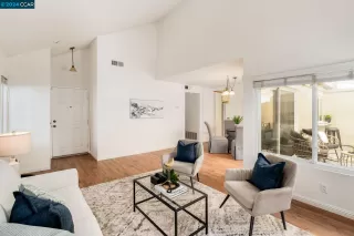 Photo #3: 41065602 Listing