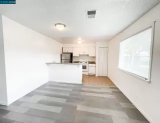 Photo #2: 41065666 Listing