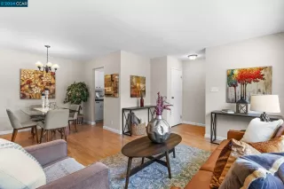 Photo #2: 41066119 Listing