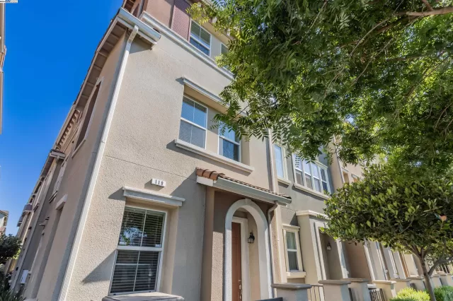 MLS: 41066179 Condo For Sale