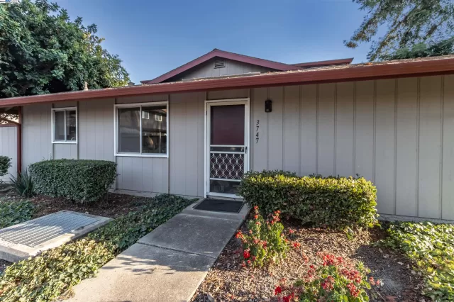 MLS: 41066245 Condo For Sale