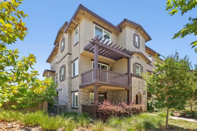 MLS: 41066420 Condo For Sale