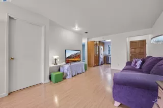 Photo #6: 41066700 Listing