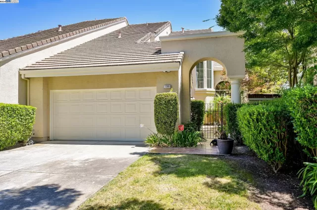 MLS: 41066795 Condo For Sale