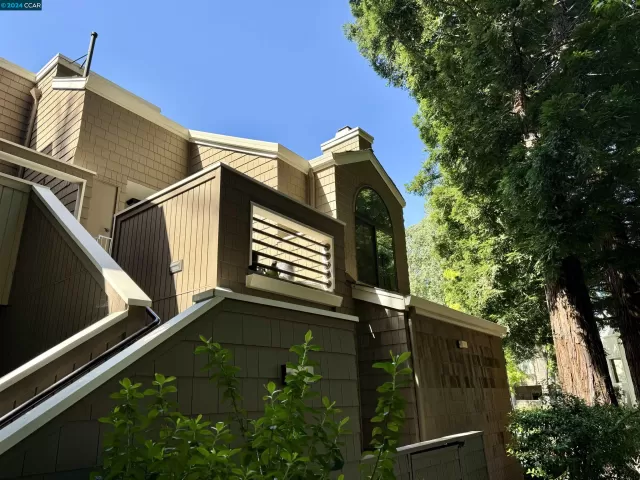 MLS: 41066878 Condo For Sale