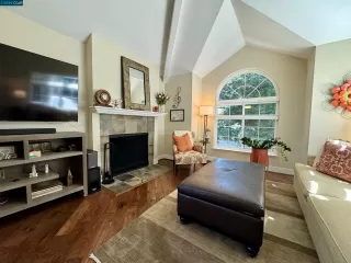 Photo #2: 41066878 Listing