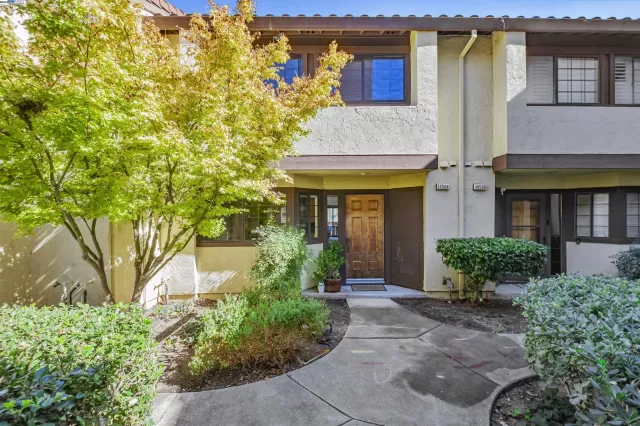 MLS: 41066930 Condo For Sale