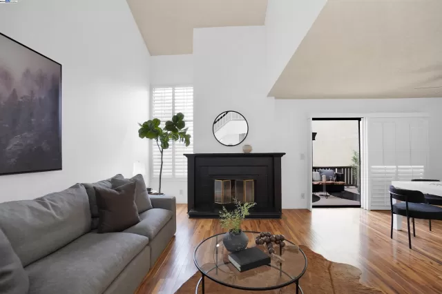 MLS: 41066933 Condo For Sale