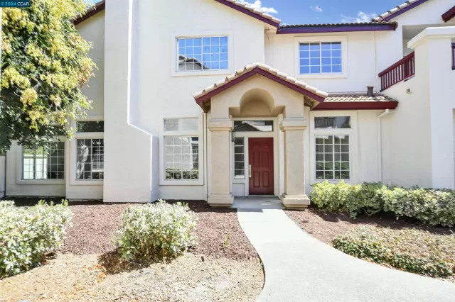 MLS: 41066934 Condo For Sale