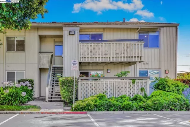 MLS: 41066938 Condo For Sale