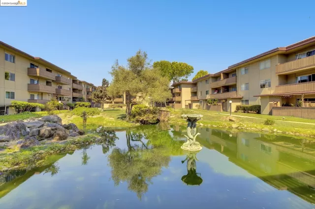 MLS: 41066952 Condo For Sale