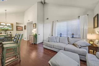 Photo #4: 41067003 Listing