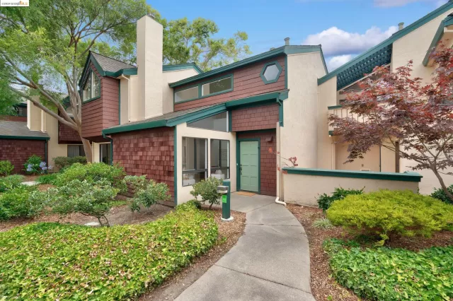 MLS: 41067012 Condo For Sale