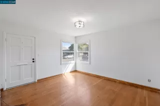 Photo #4: 41067023 Listing