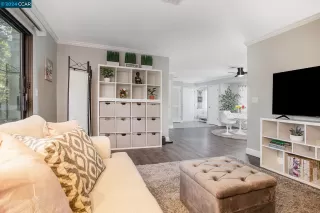 Photo #2: 41067100 Listing