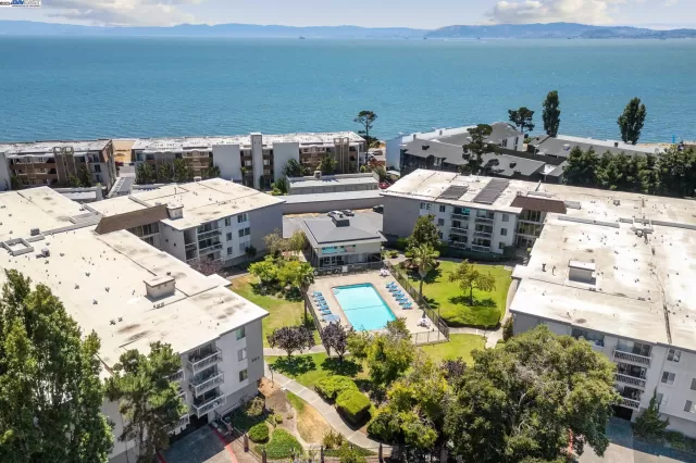 MLS: 41067113 Condo For Sale