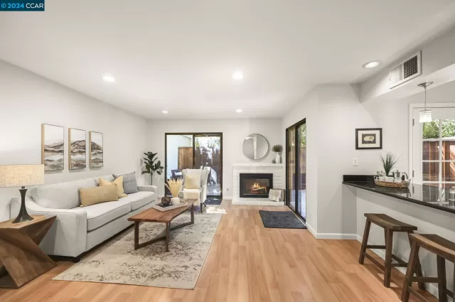 MLS: 41067128 Condo For Sale