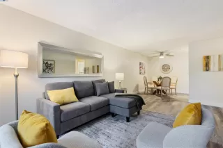 Photo #2: 41067264 Listing