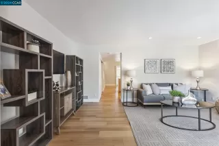 Photo #6: 41067317 Listing