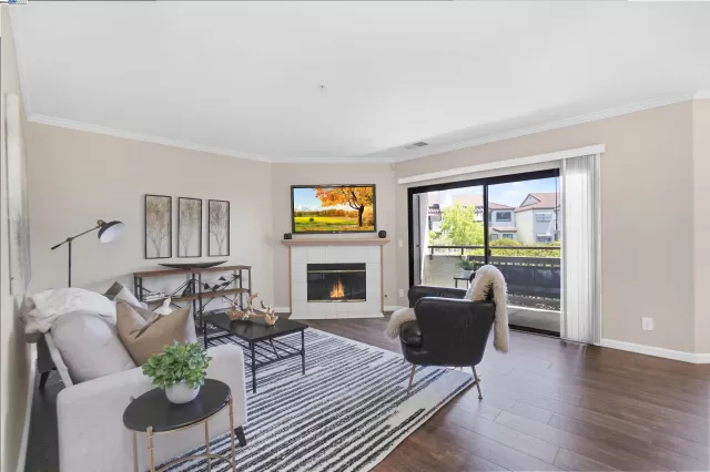 MLS: 41067336 Condo For Sale