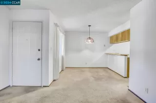 Photo #2: 41067402 Listing