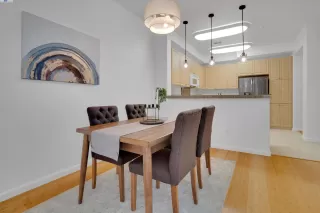 Photo #5: 41067500 Listing