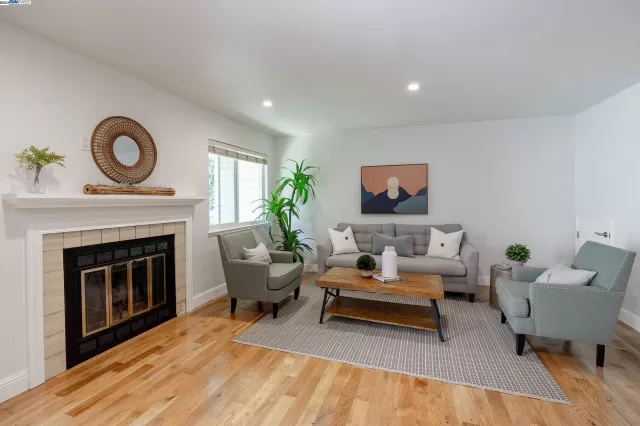 MLS: 41067522 Condo For Sale