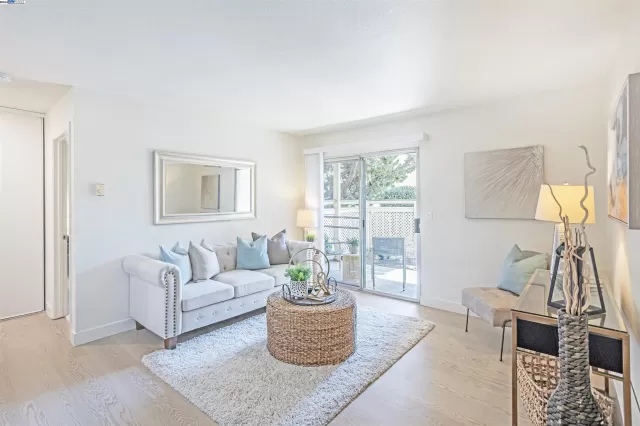 MLS: 41067633 Condo For Sale