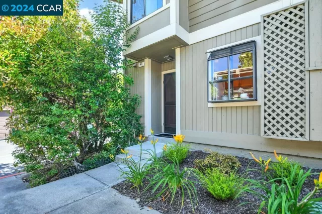 MLS: 41067679 Condo For Sale