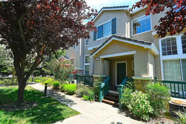 MLS: 41067688 Condo For Sale