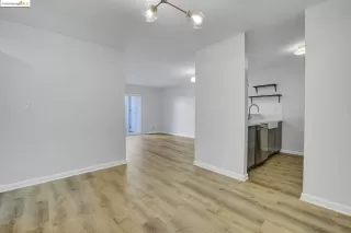 Photo #2: 41067711 Listing 