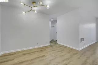 Photo #5: 41067711 Listing 