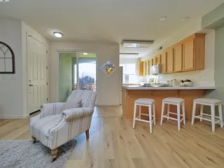 Photo #5: 41067885 Listing 