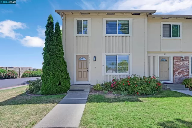 MLS: 41067944 Condo For Sale