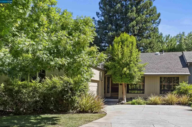 MLS: 41068111 Condo For Sale