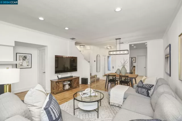 MLS: 41068152 Condo For Sale