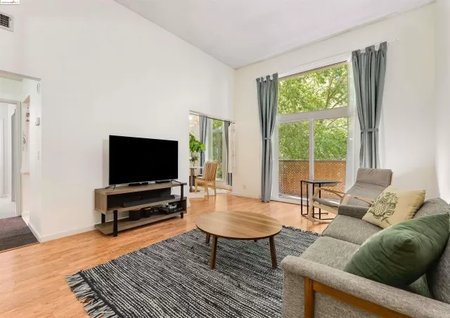 MLS: 41068172 Condo For Sale