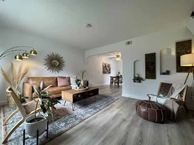 MLS: 41068369 Condo For Sale