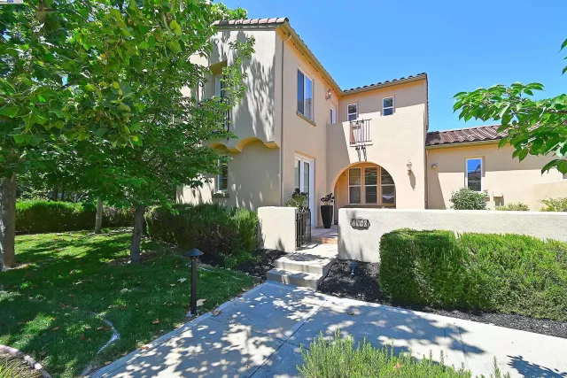 MLS: 41068407 Condo For Sale