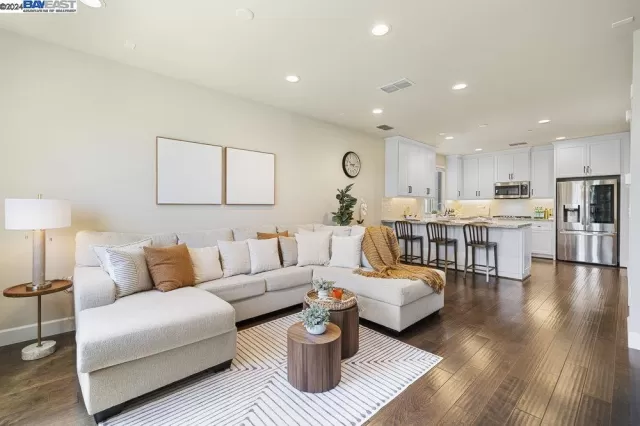 MLS: 41068486 Condo For Sale