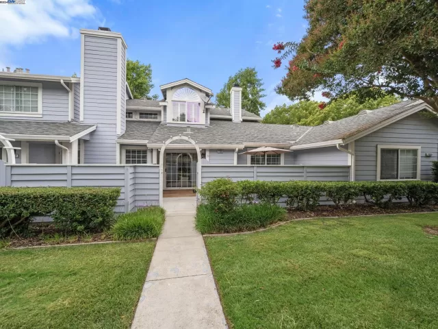 MLS: 41068501 Condo For Sale